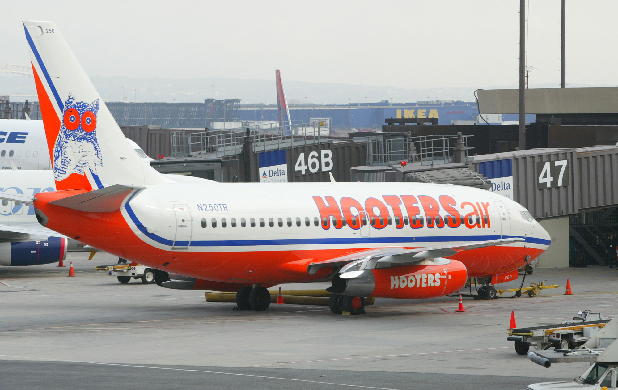 Роскошь и отсутствие очередей. Необычные авиакомпании, которые когда-либо существовали